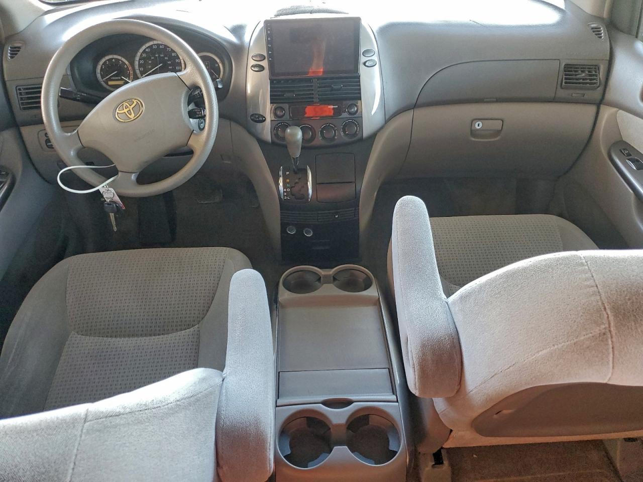 2006 TOYOTA SIENNA CE photo 8