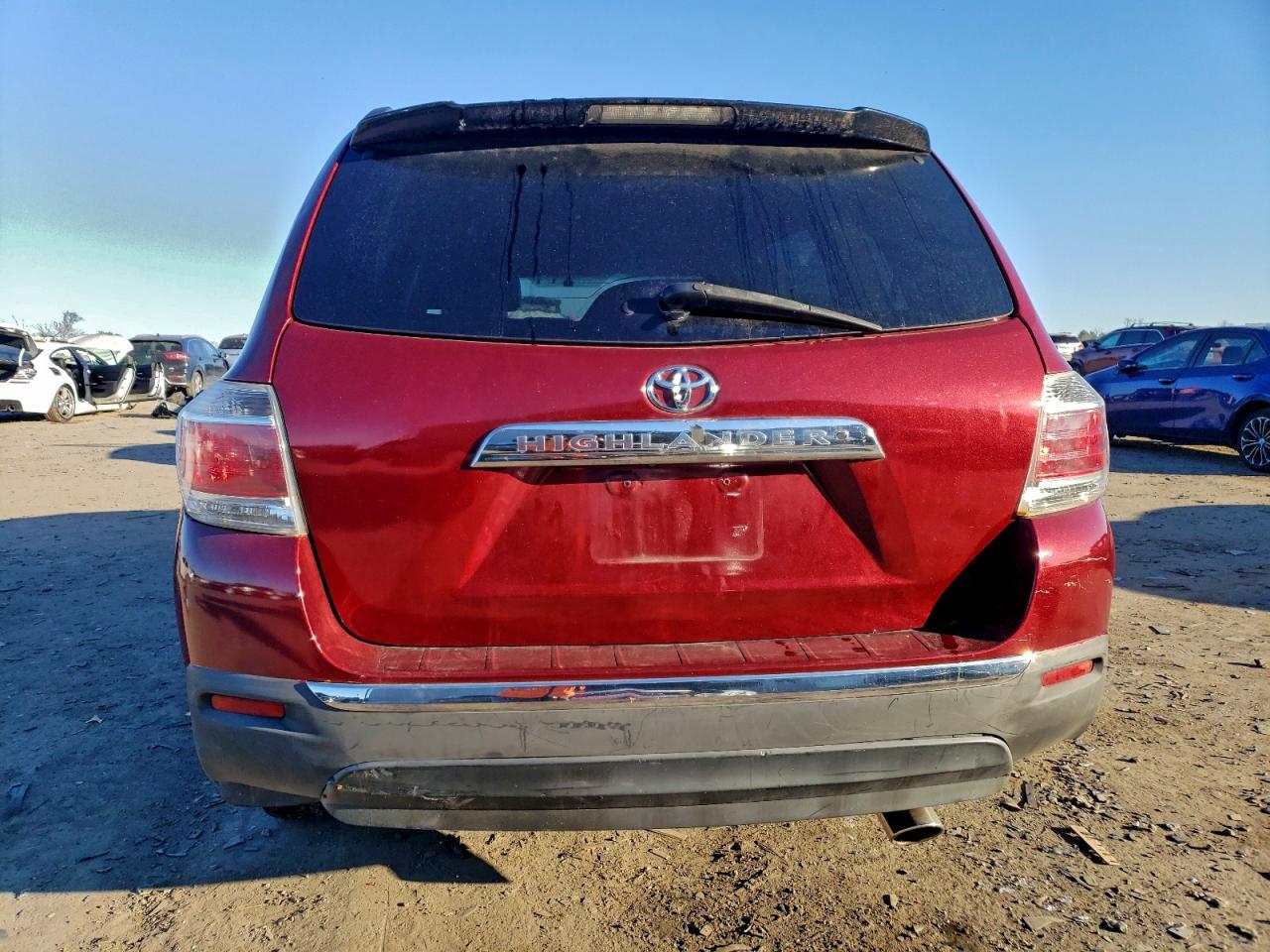 2012 TOYOTA HIGHLANDER BASE photo 11