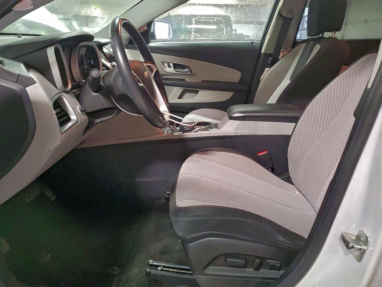 2017 CHEVROLET EQUINOX LT photo 13