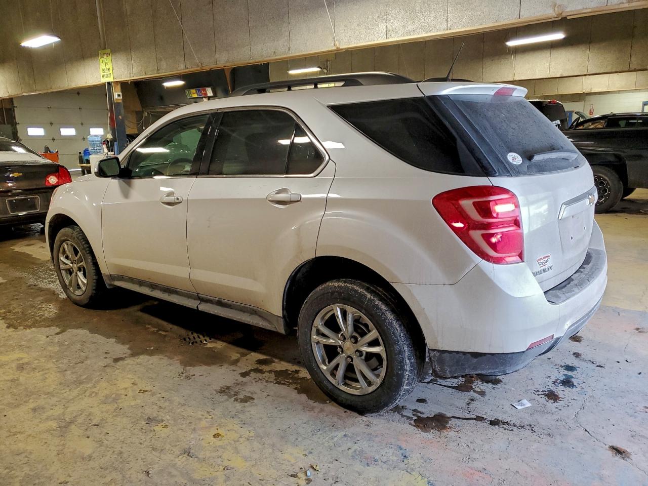 2017 CHEVROLET EQUINOX LT photo 3