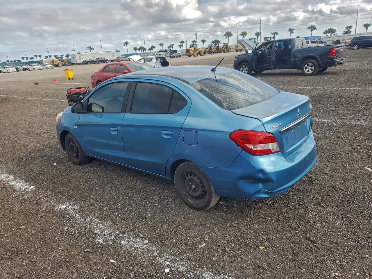 2018 MITSUBISHI MIRAGE G4 ES photo 2