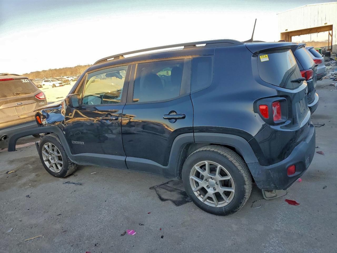 2019 JEEP RENEGADE LATITUDE photo 2