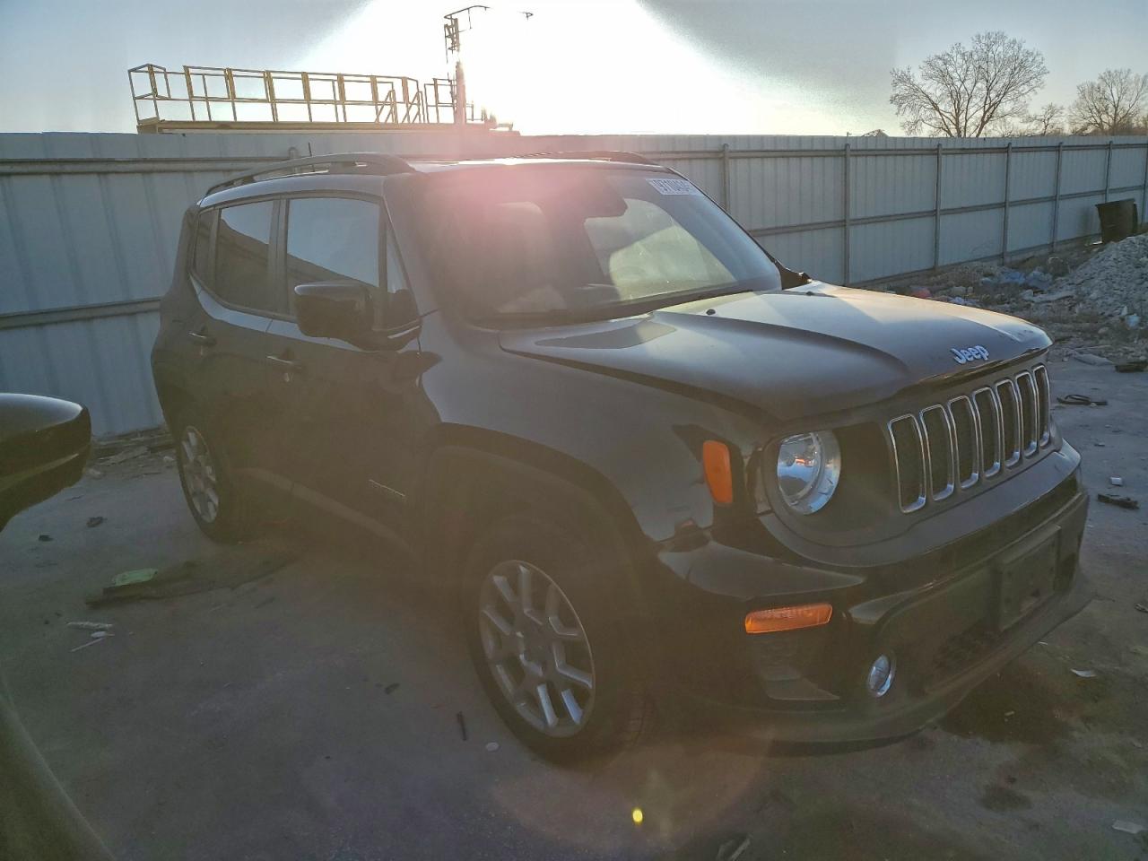 2019 JEEP RENEGADE LATITUDE photo 4
