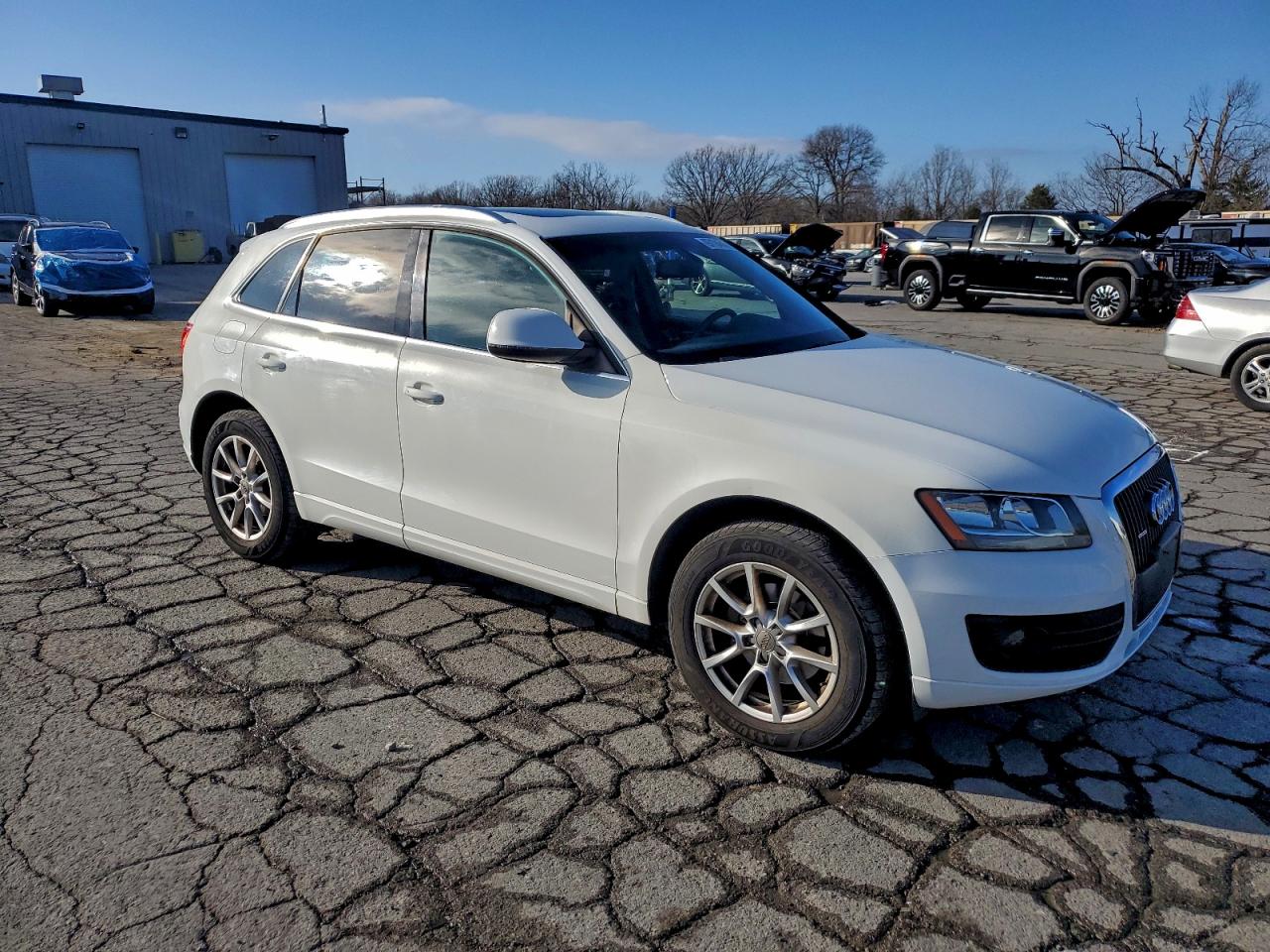 2012 AUDI Q5 PREMIUM photo 4