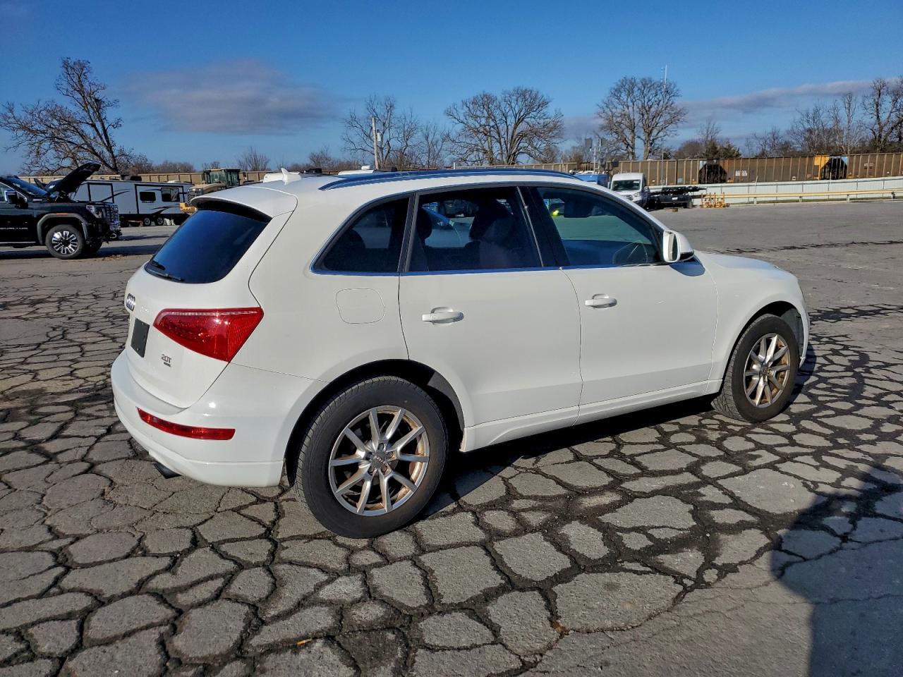 2012 AUDI Q5 PREMIUM photo 3