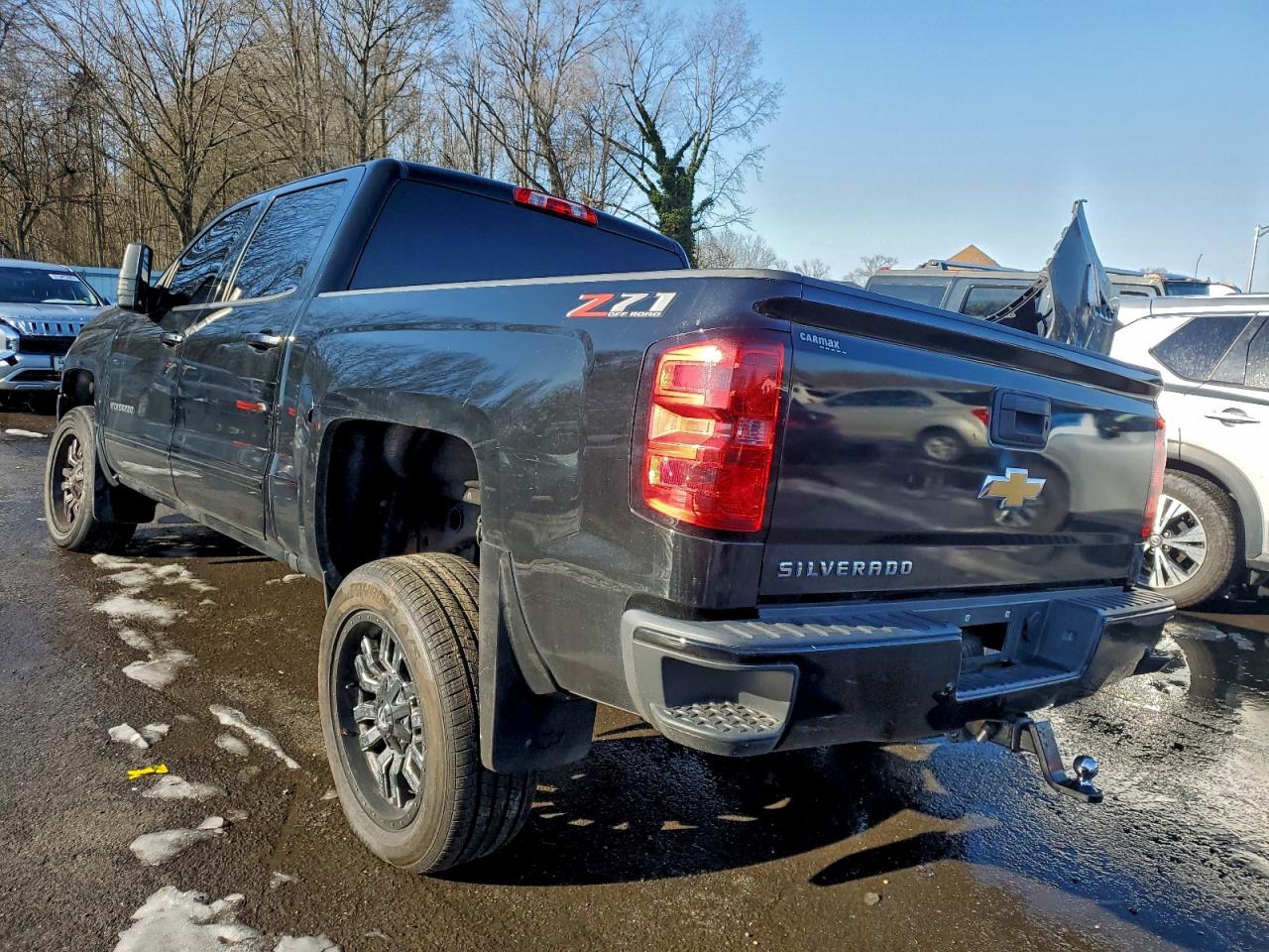2018 CHEVROLET SILVERADO K1500 LT photo 2