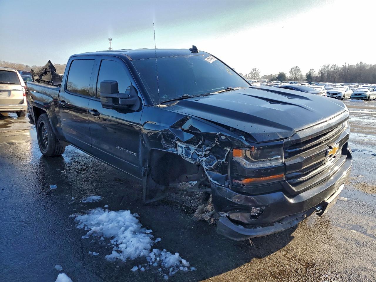 2018 CHEVROLET SILVERADO K1500 LT photo 4
