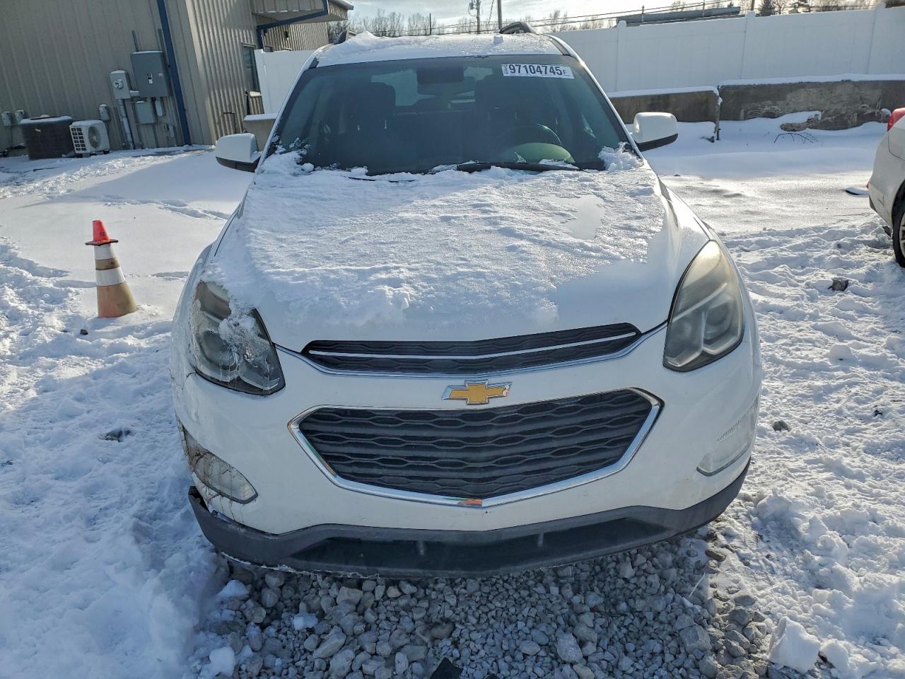 2017 CHEVROLET EQUINOX photo 5