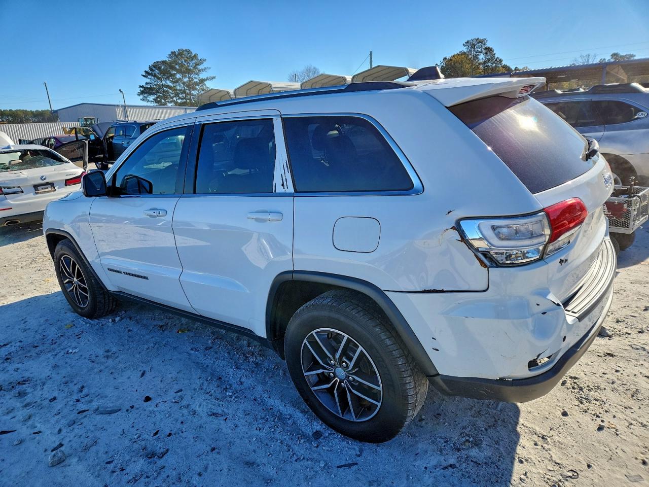 2018 JEEP GRAND CHEROKEE LAREDO photo 2
