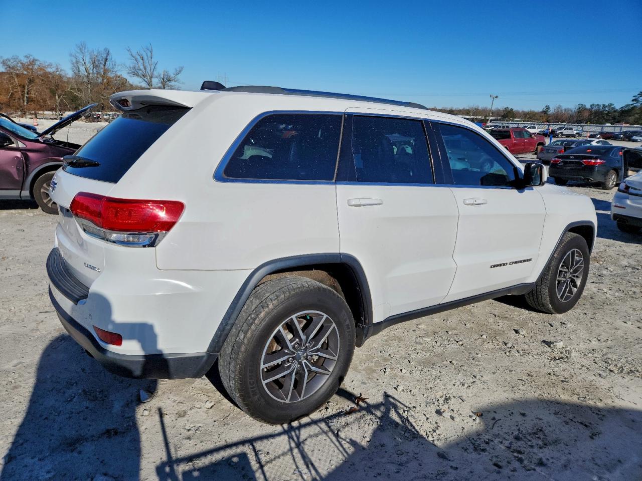 2018 JEEP GRAND CHEROKEE LAREDO photo 3