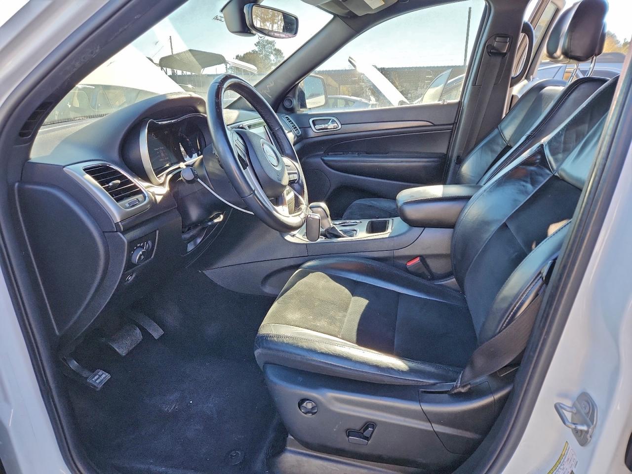 2018 JEEP GRAND CHEROKEE LAREDO photo 7