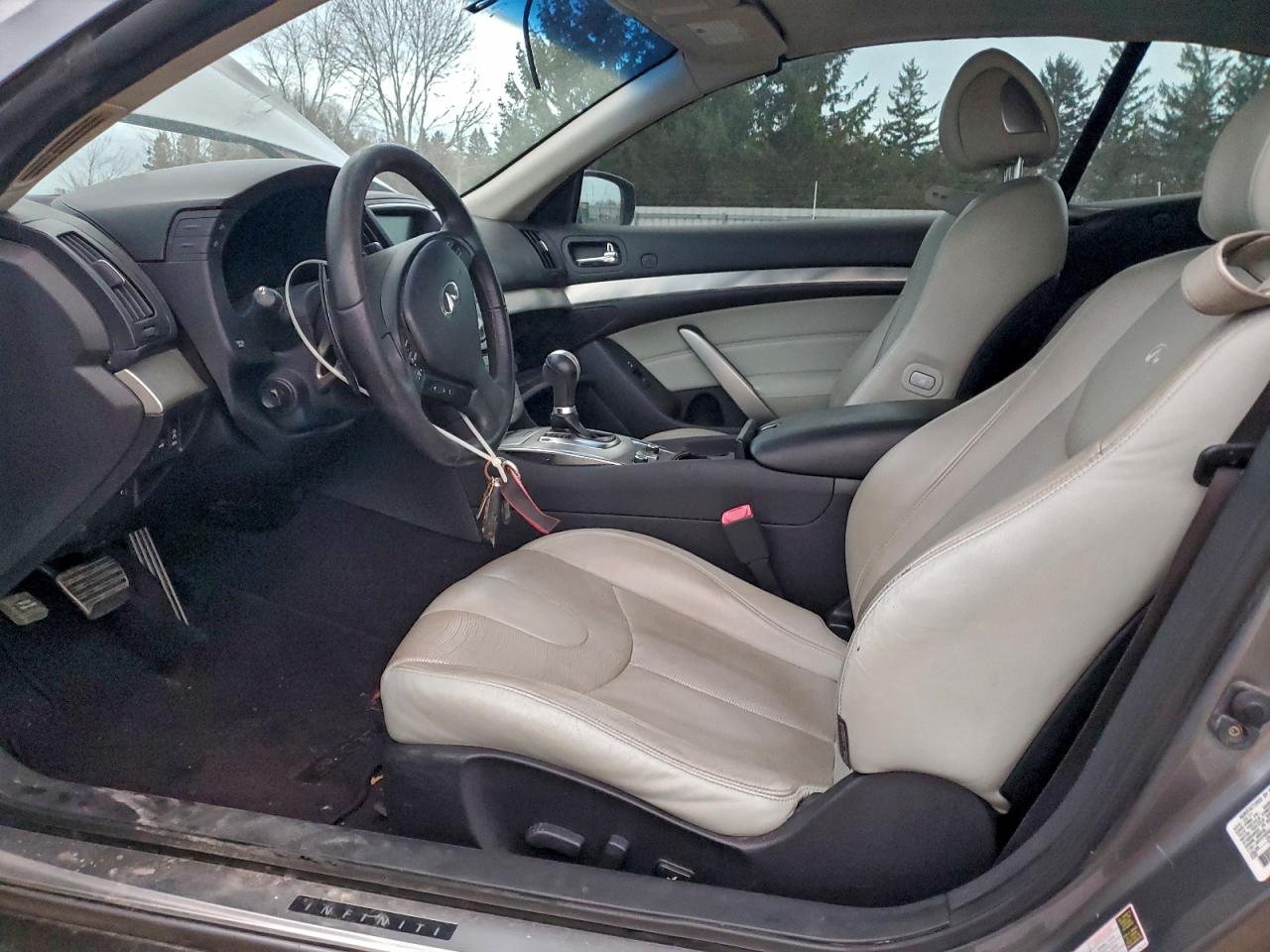2011 INFINITI G37 BASE photo 7
