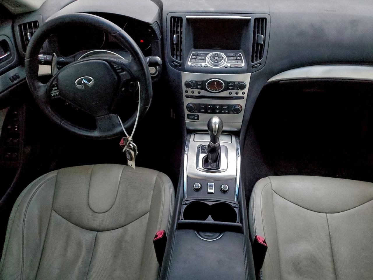 2011 INFINITI G37 BASE photo 8