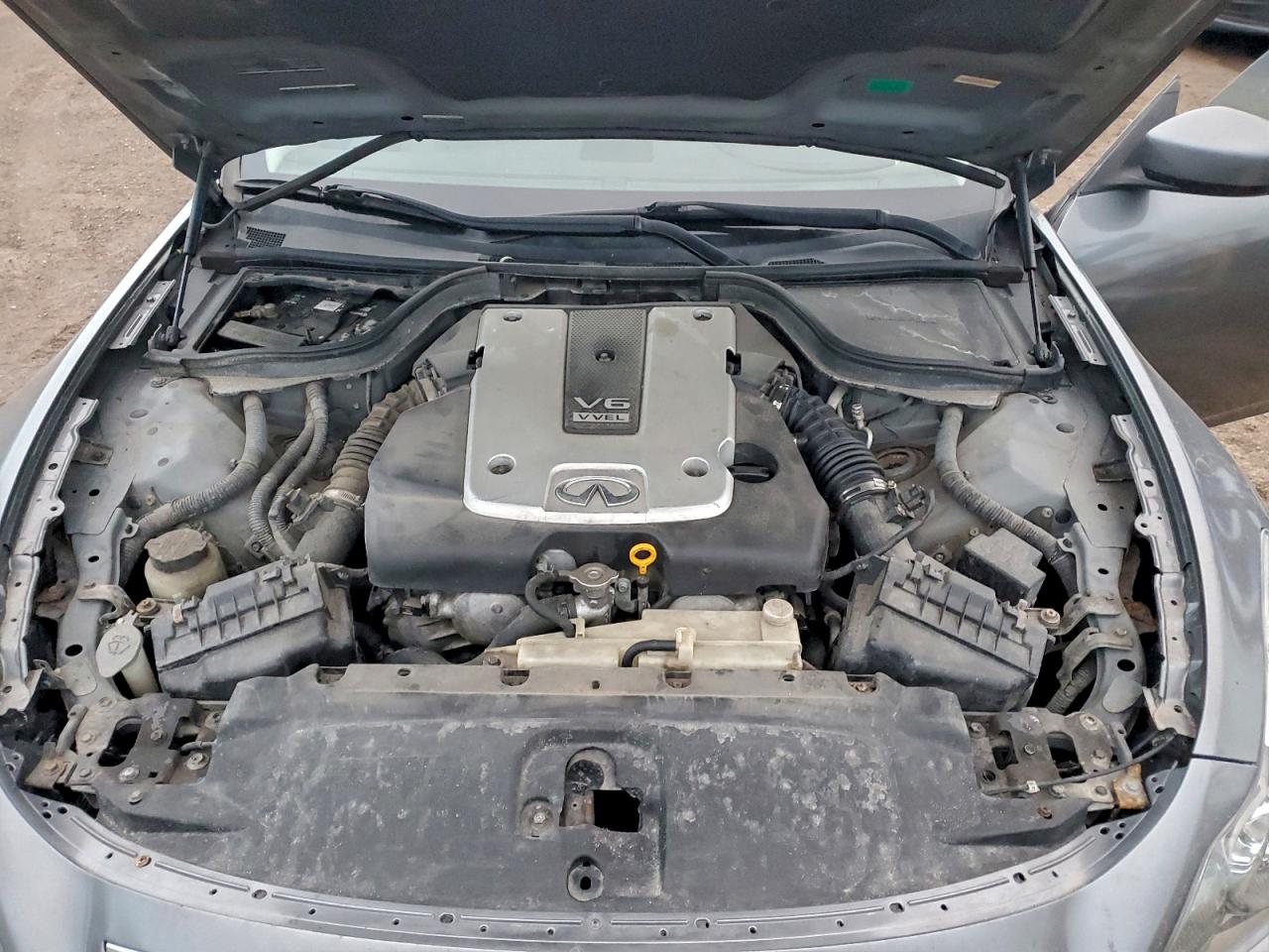 2011 INFINITI G37 BASE photo 11
