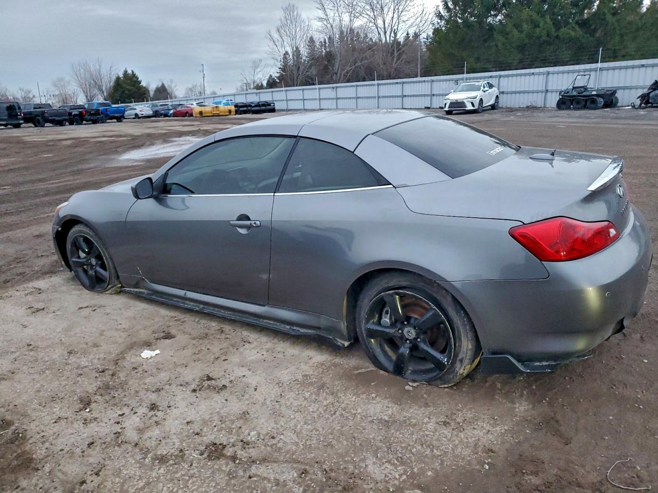 2011 INFINITI G37 BASE photo 2