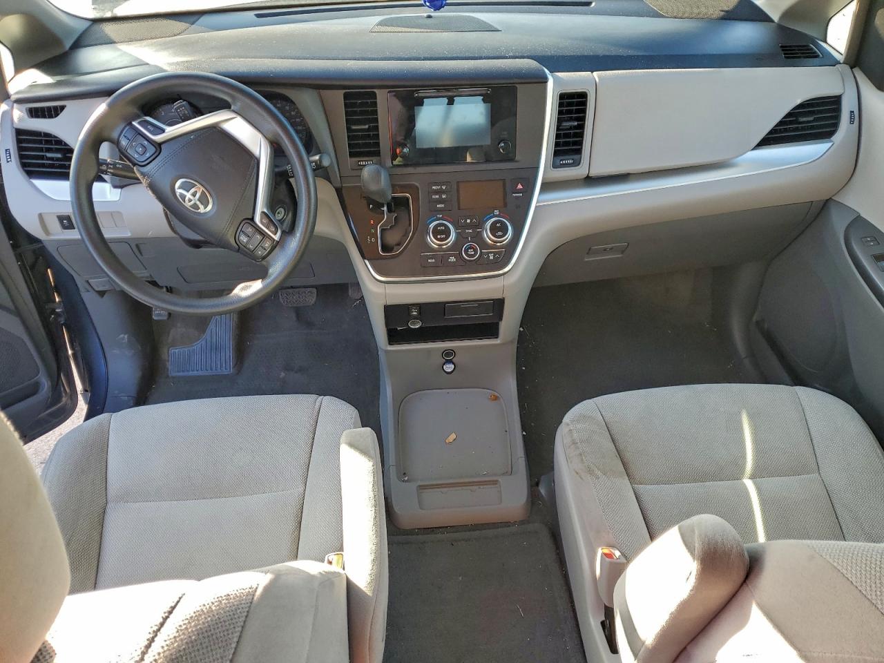 2015 TOYOTA SIENNA photo 15
