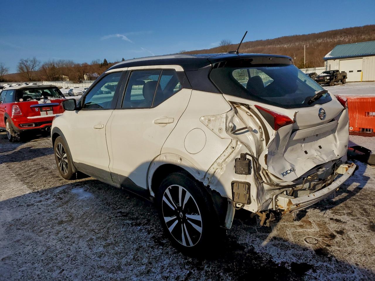 2020 NISSAN KICKS SV photo 2