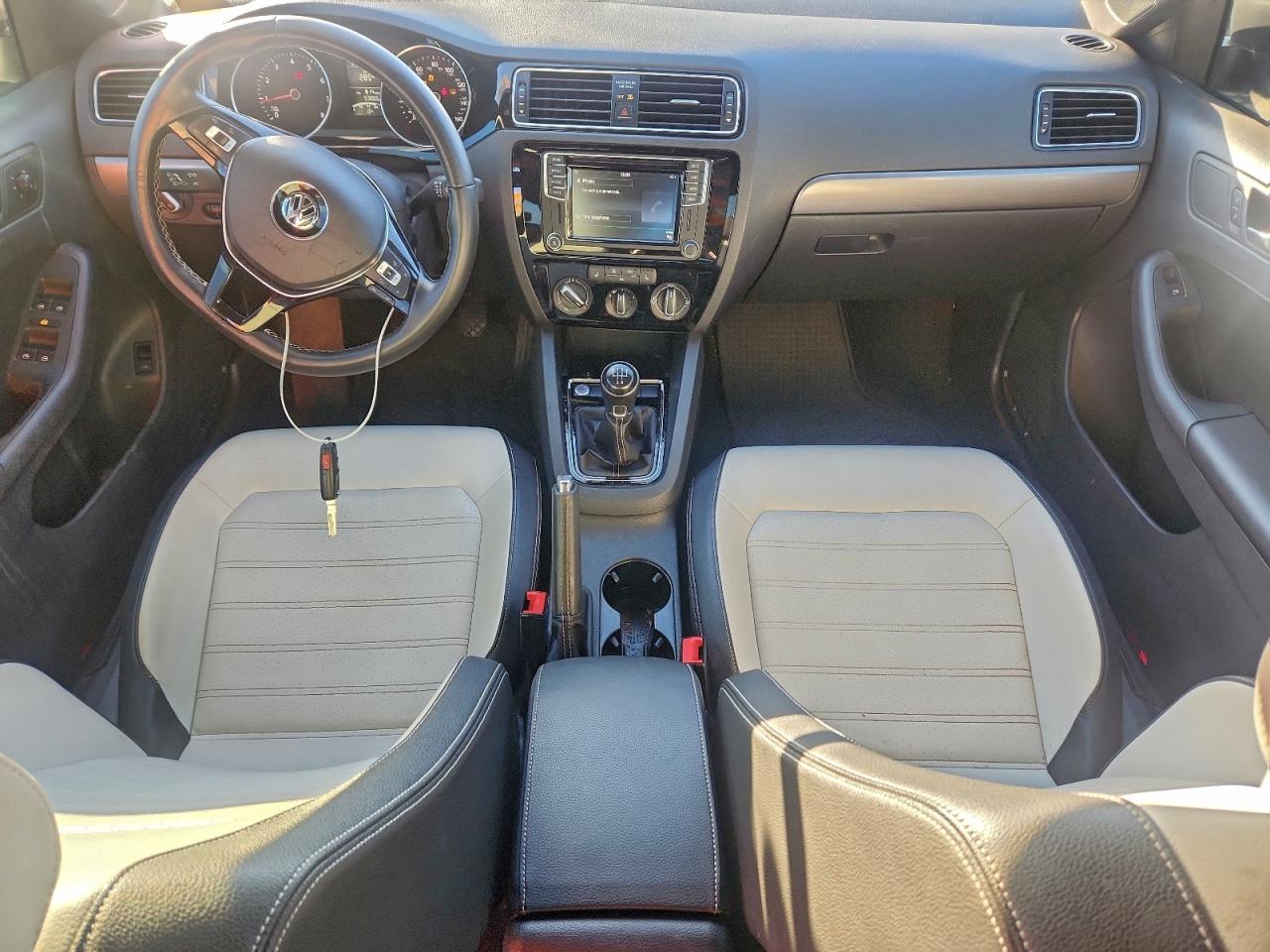 2016 VOLKSWAGEN JETTA SPORT photo 8