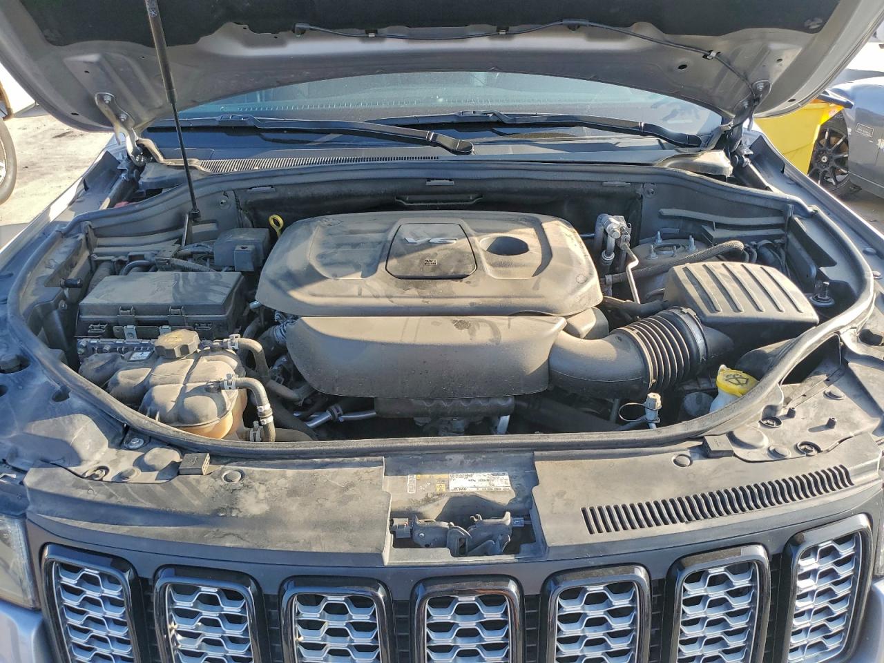 2018 JEEP GRAND CHEROKEE LAREDO photo 11