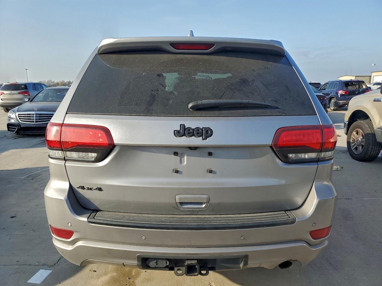 2018 JEEP GRAND CHEROKEE LAREDO photo 6