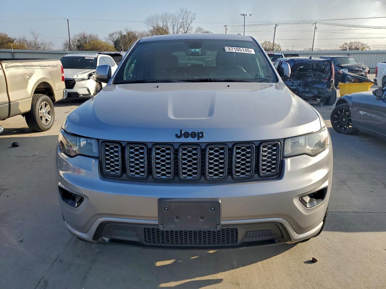 2018 JEEP GRAND CHEROKEE LAREDO photo 5
