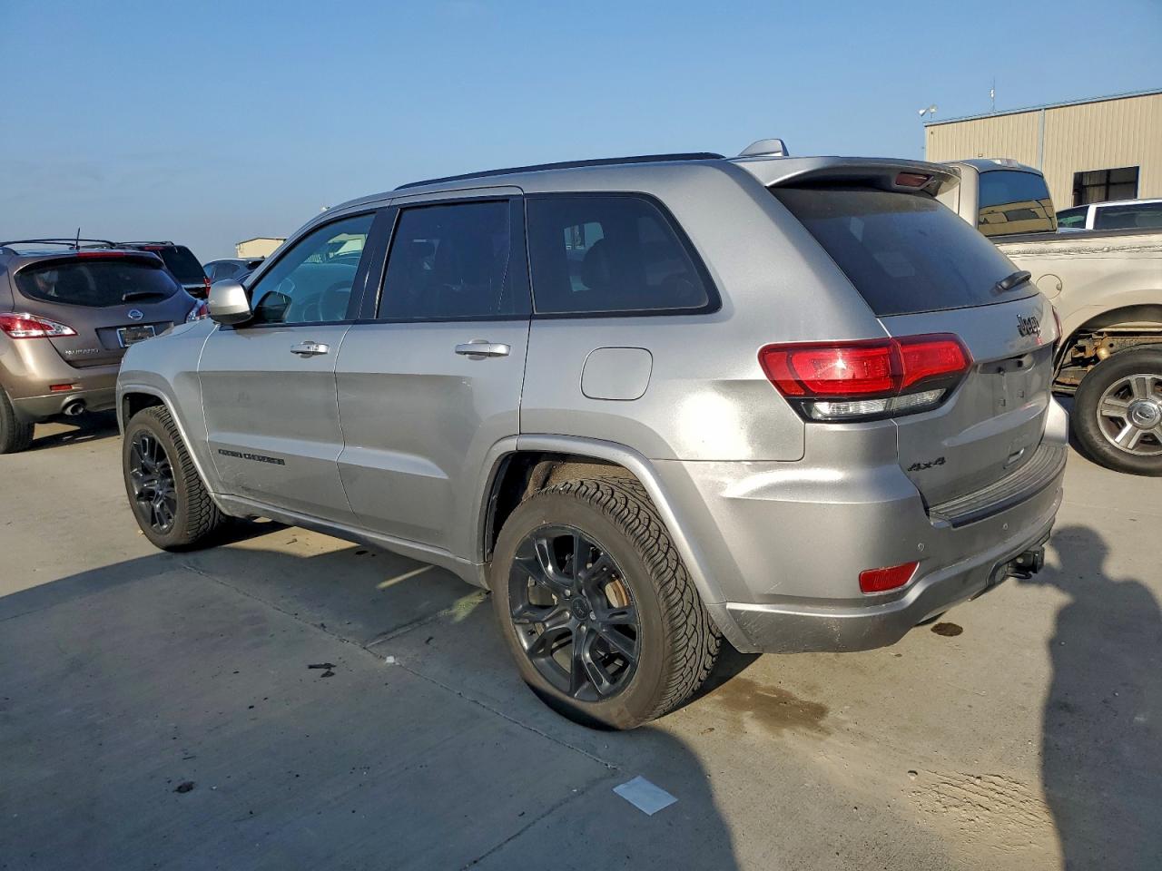 2018 JEEP GRAND CHEROKEE LAREDO photo 2