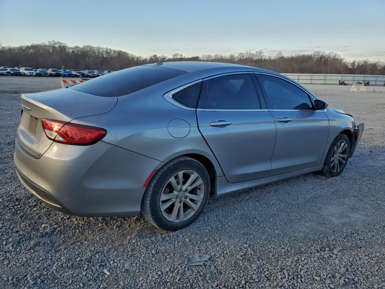 2015 CHRYSLER 200 LIMITED photo 3