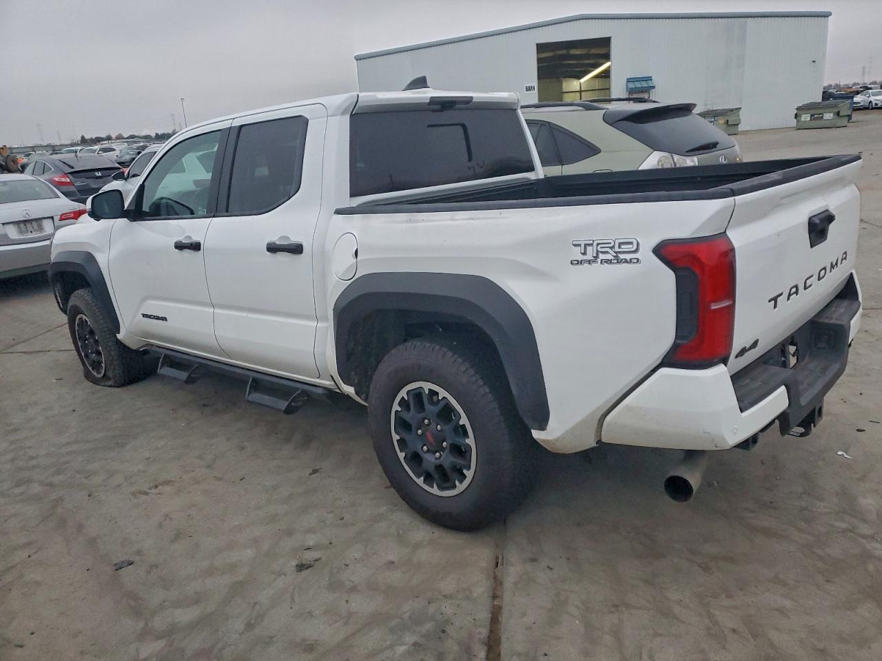 2024 TOYOTA TACOMA DOUBLE CAB photo 2