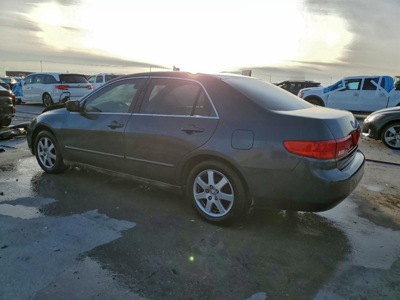 2005 HONDA ACCORD LX photo 2