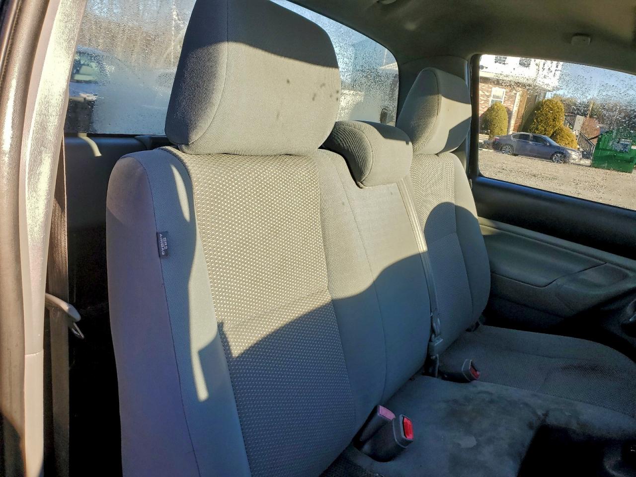 2013 TOYOTA TACOMA photo 10
