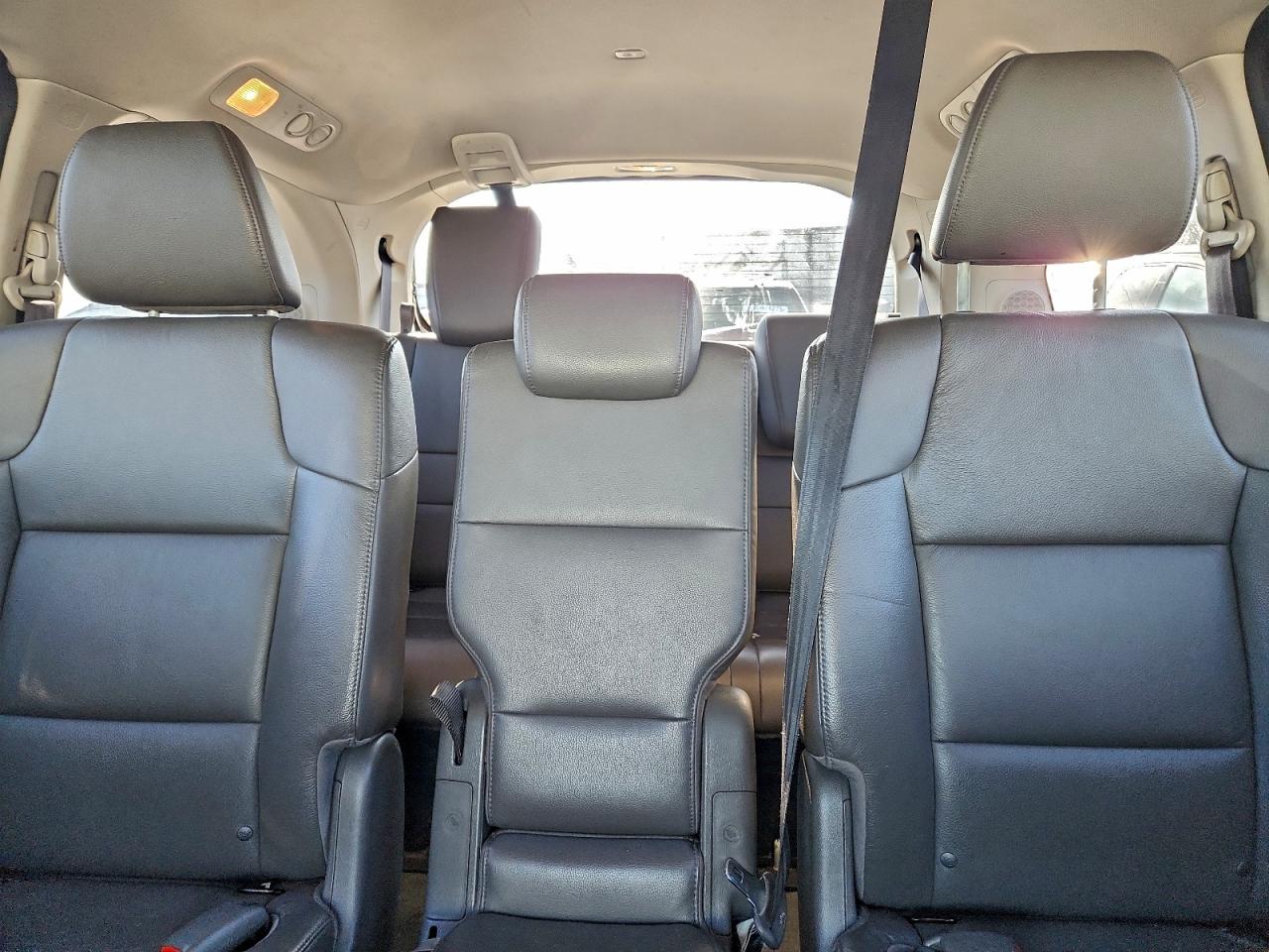 2016 HONDA ODYSSEY TOURING photo 10