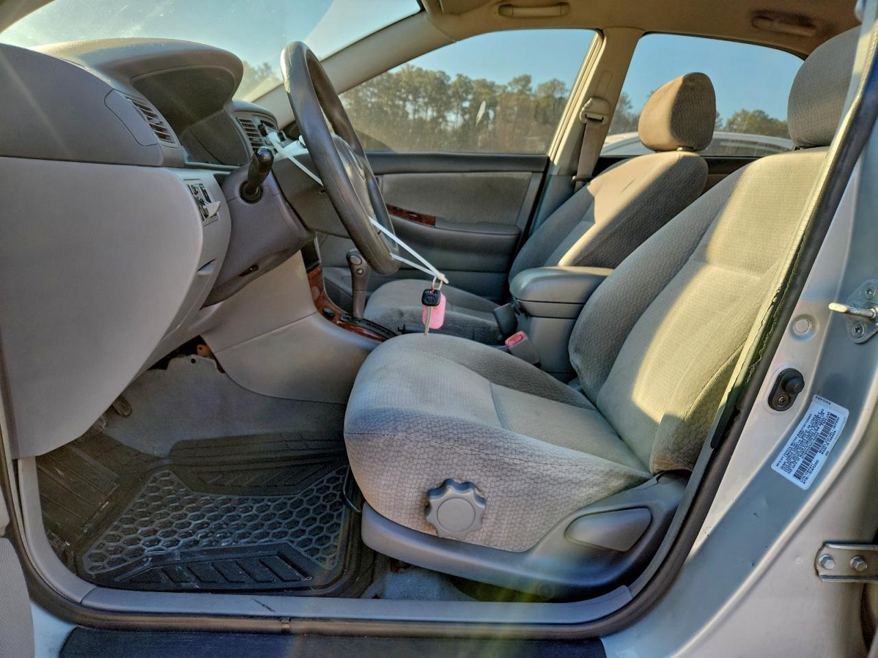 2004 TOYOTA COROLLA CE photo 7