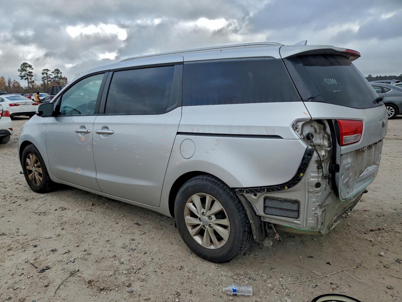 2016 KIA SEDONA LX photo 2