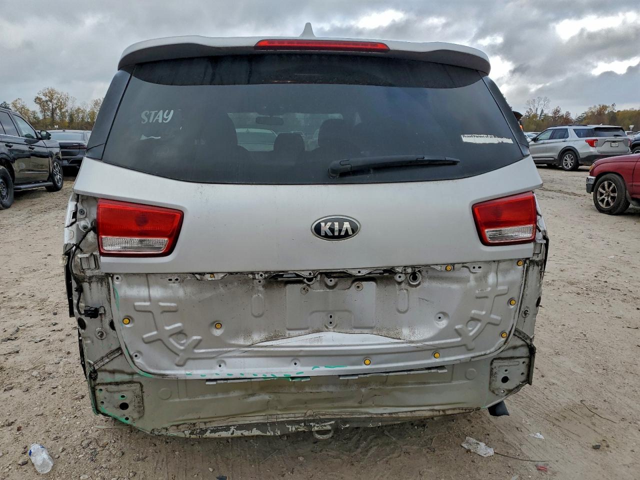 2016 KIA SEDONA LX photo 6