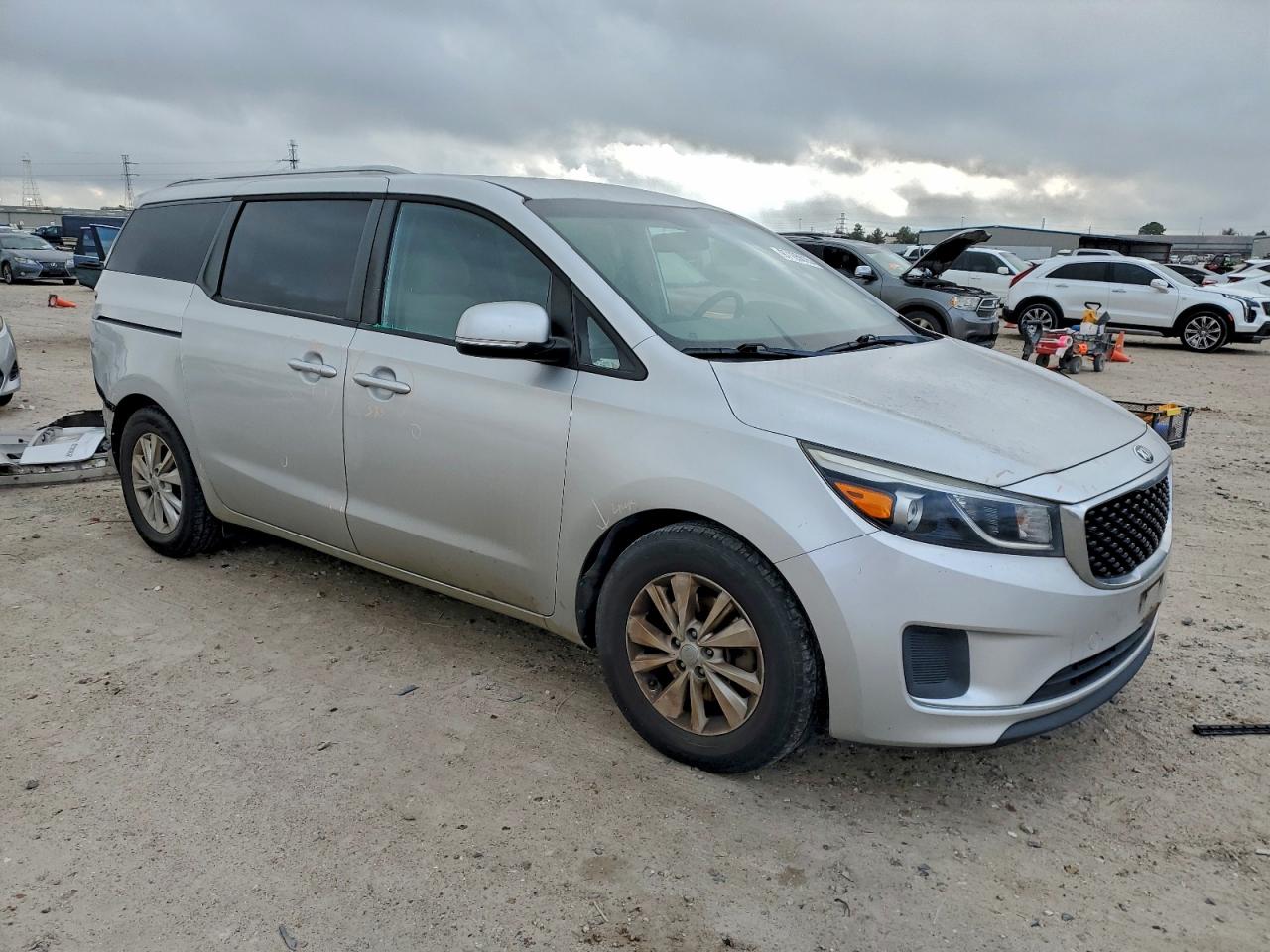 2016 KIA SEDONA LX photo 4