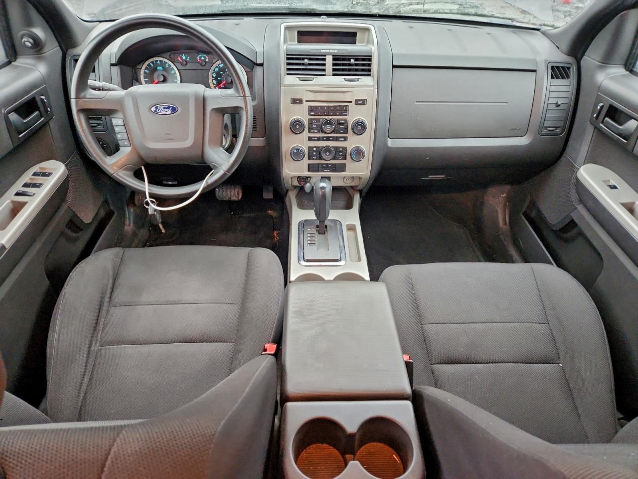 2010 FORD ESCAPE XLT photo 15