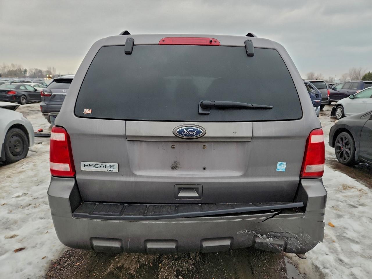 2010 FORD ESCAPE XLT photo 11