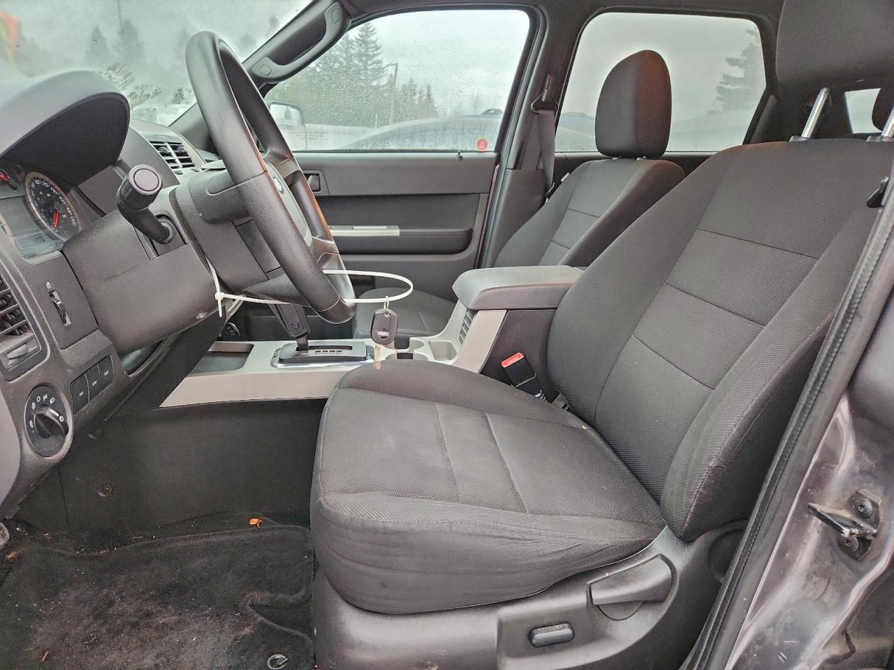 2010 FORD ESCAPE XLT photo 13
