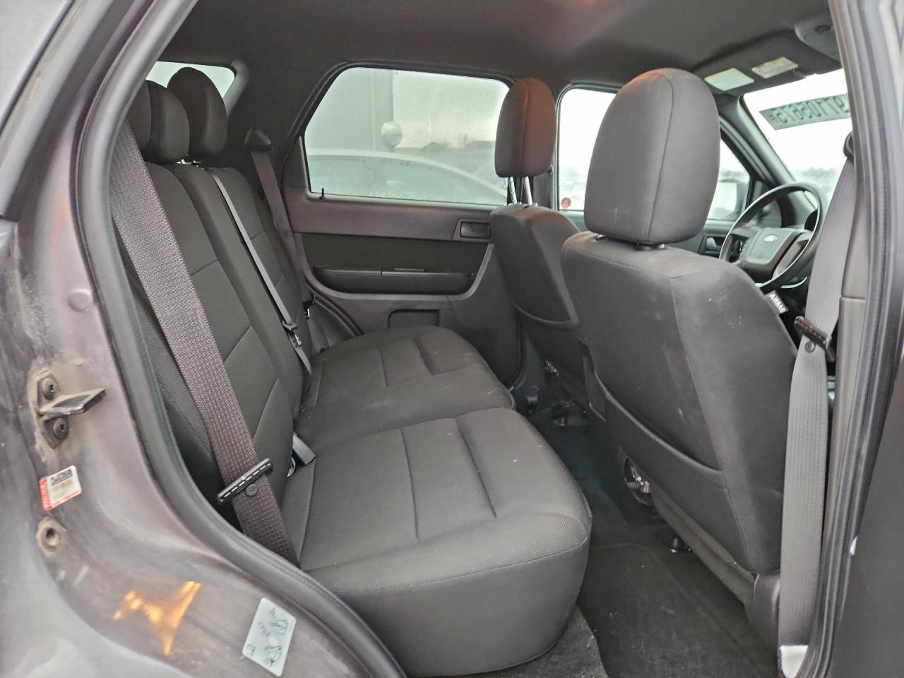 2010 FORD ESCAPE XLT photo 21