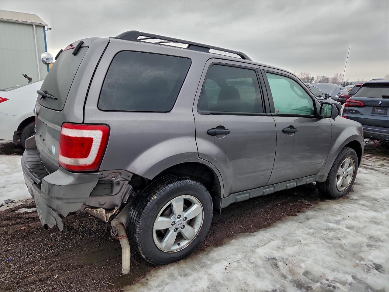 2010 FORD ESCAPE XLT photo 5