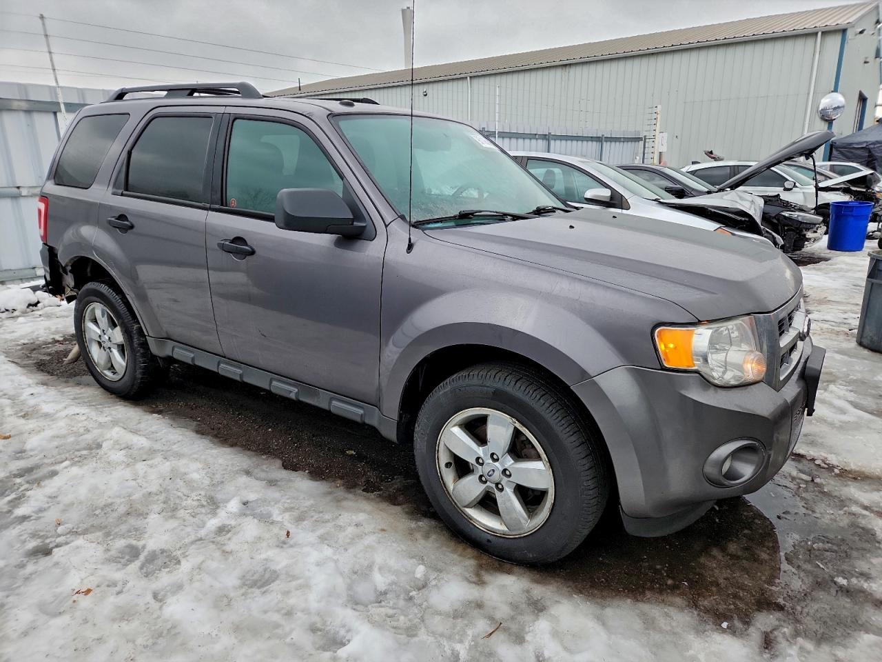2010 FORD ESCAPE XLT photo 7