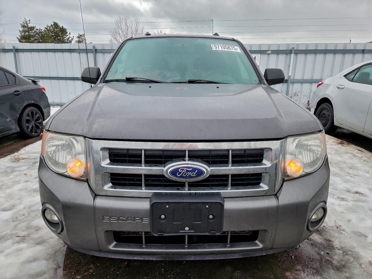 2010 FORD ESCAPE XLT photo 9