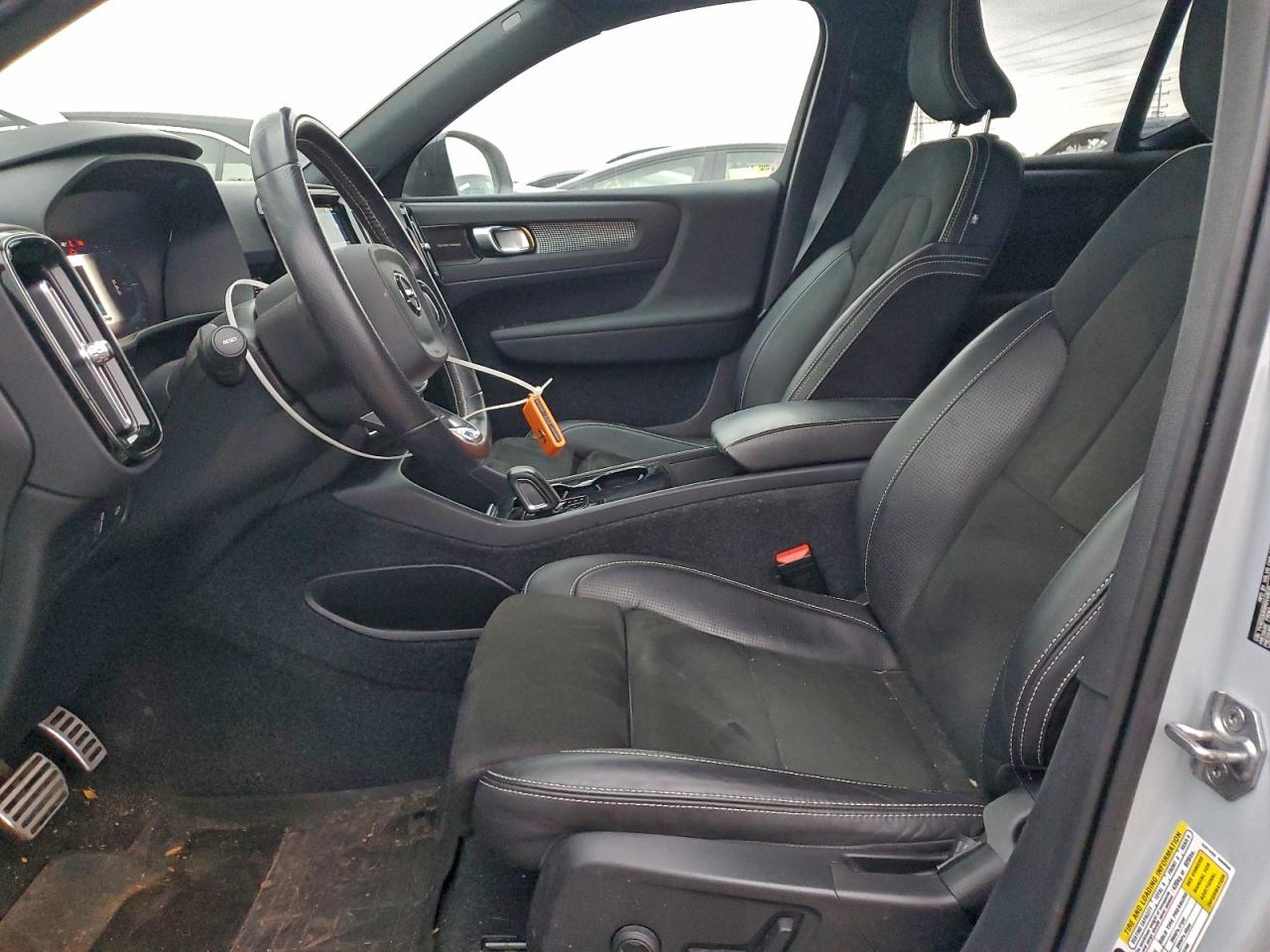 2021 VOLVO XC40 RECHARGE photo 13