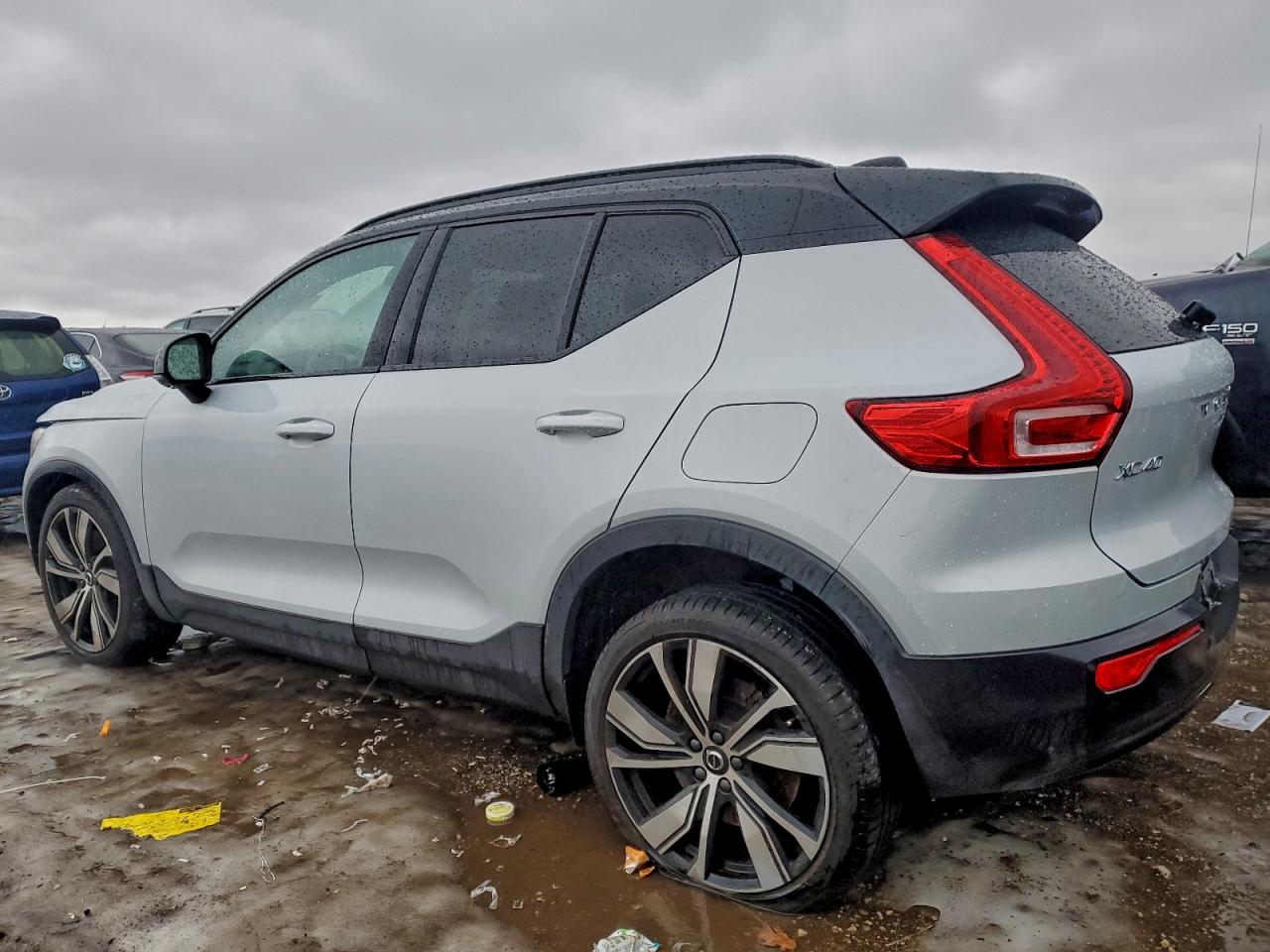 2021 VOLVO XC40 RECHARGE photo 3