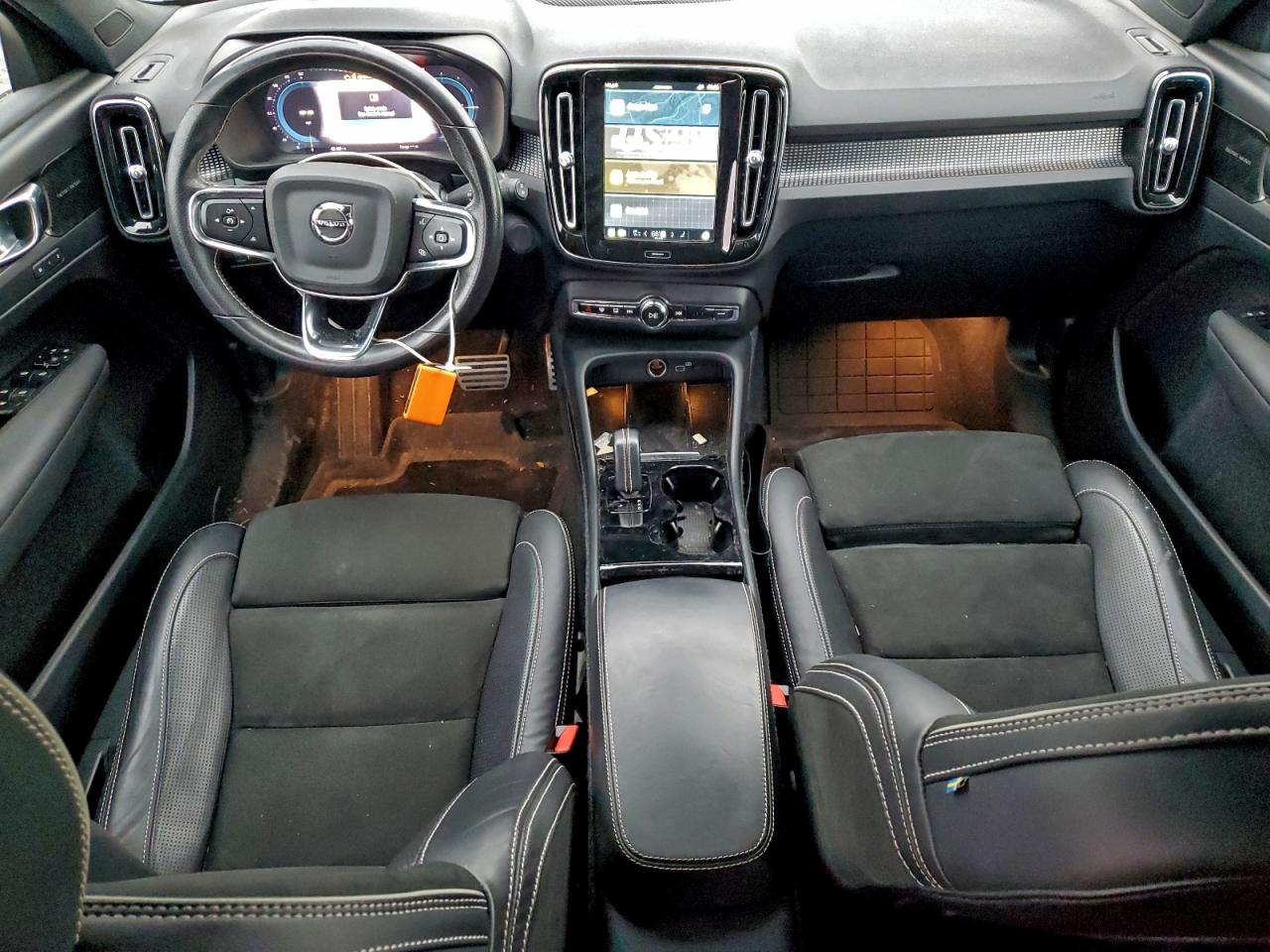 2021 VOLVO XC40 RECHARGE photo 15