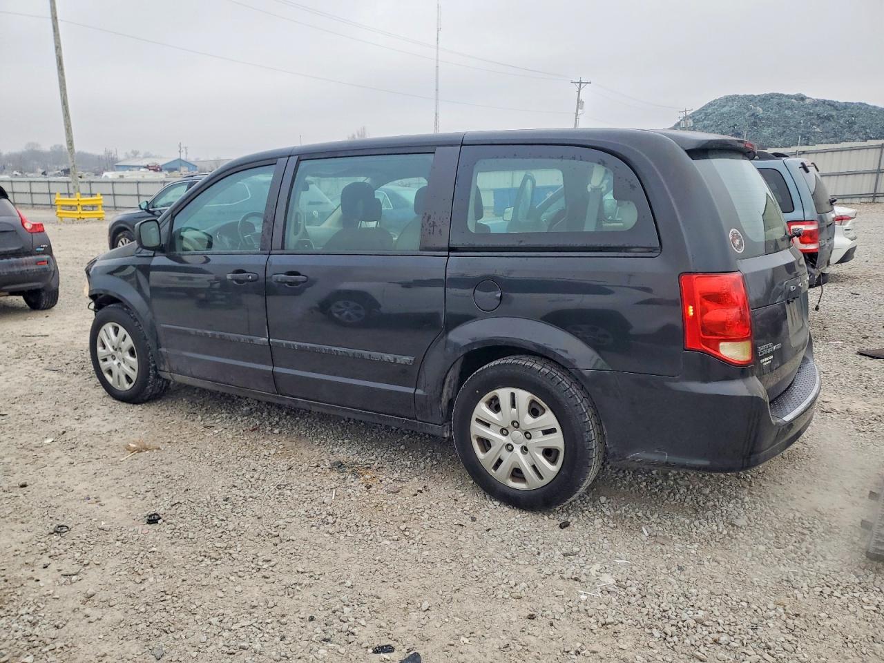 2015 DODGE GRAND CARAVAN SE photo 2