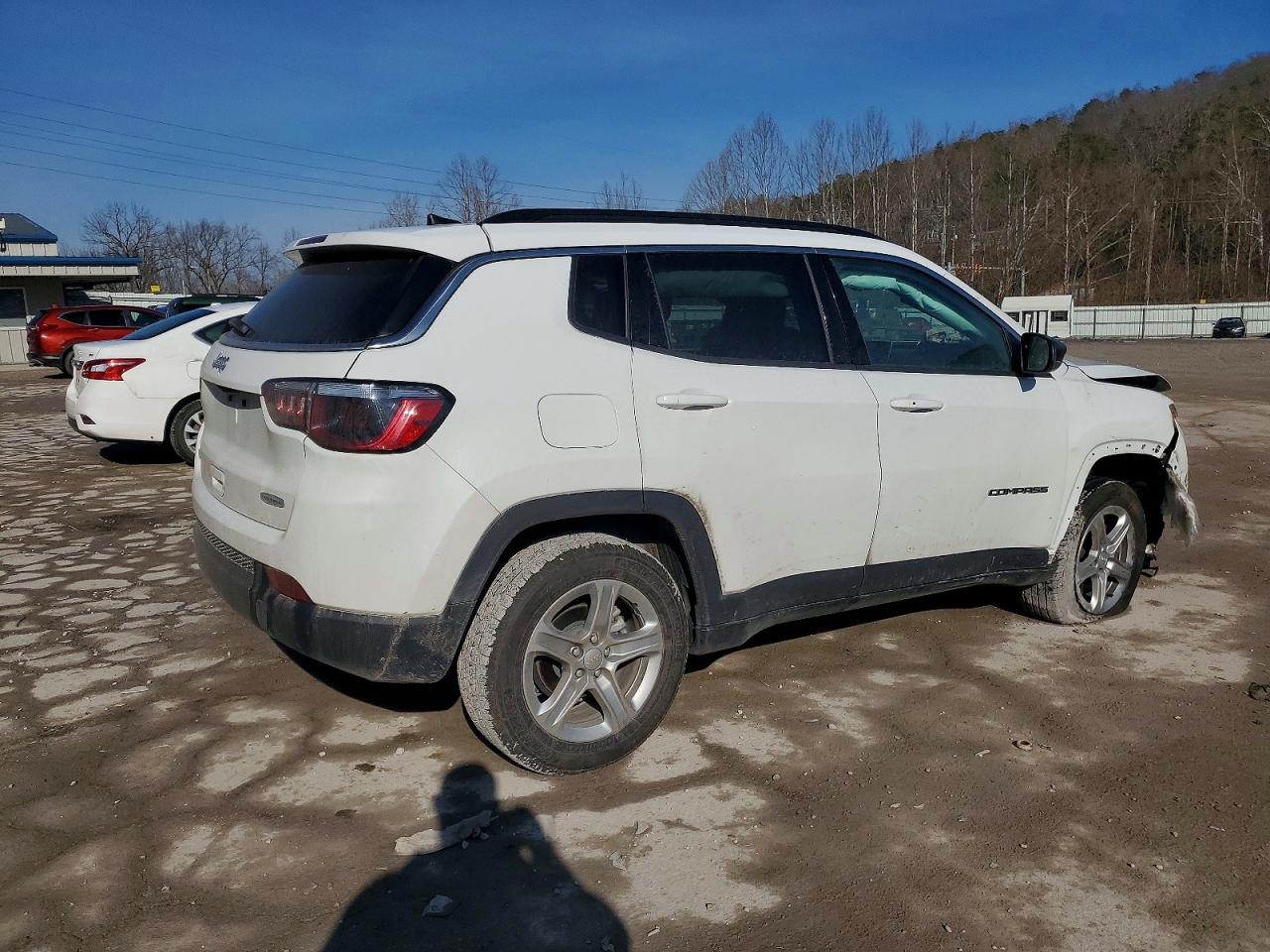 2024 JEEP COMPASS LATITUDE photo 3