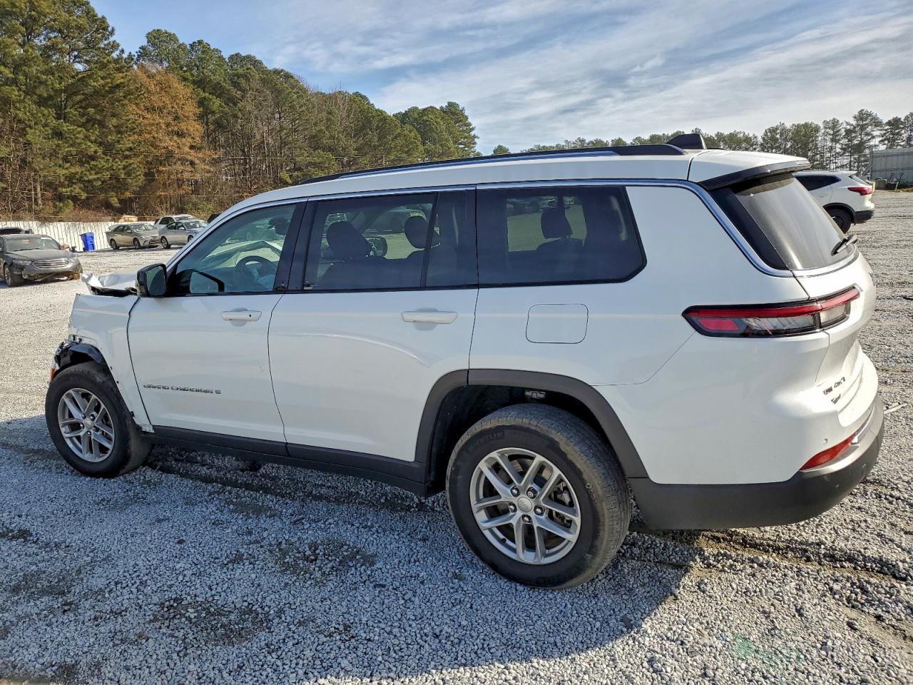 2023 JEEP GRAND CHEROKEE L LAREDO photo 2