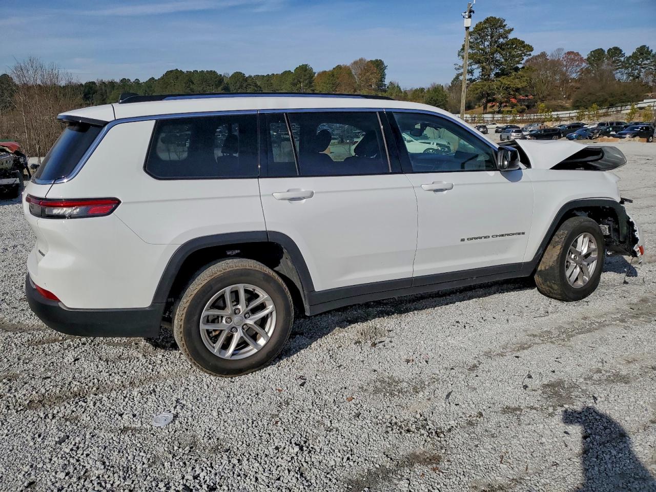 2023 JEEP GRAND CHEROKEE L LAREDO photo 3