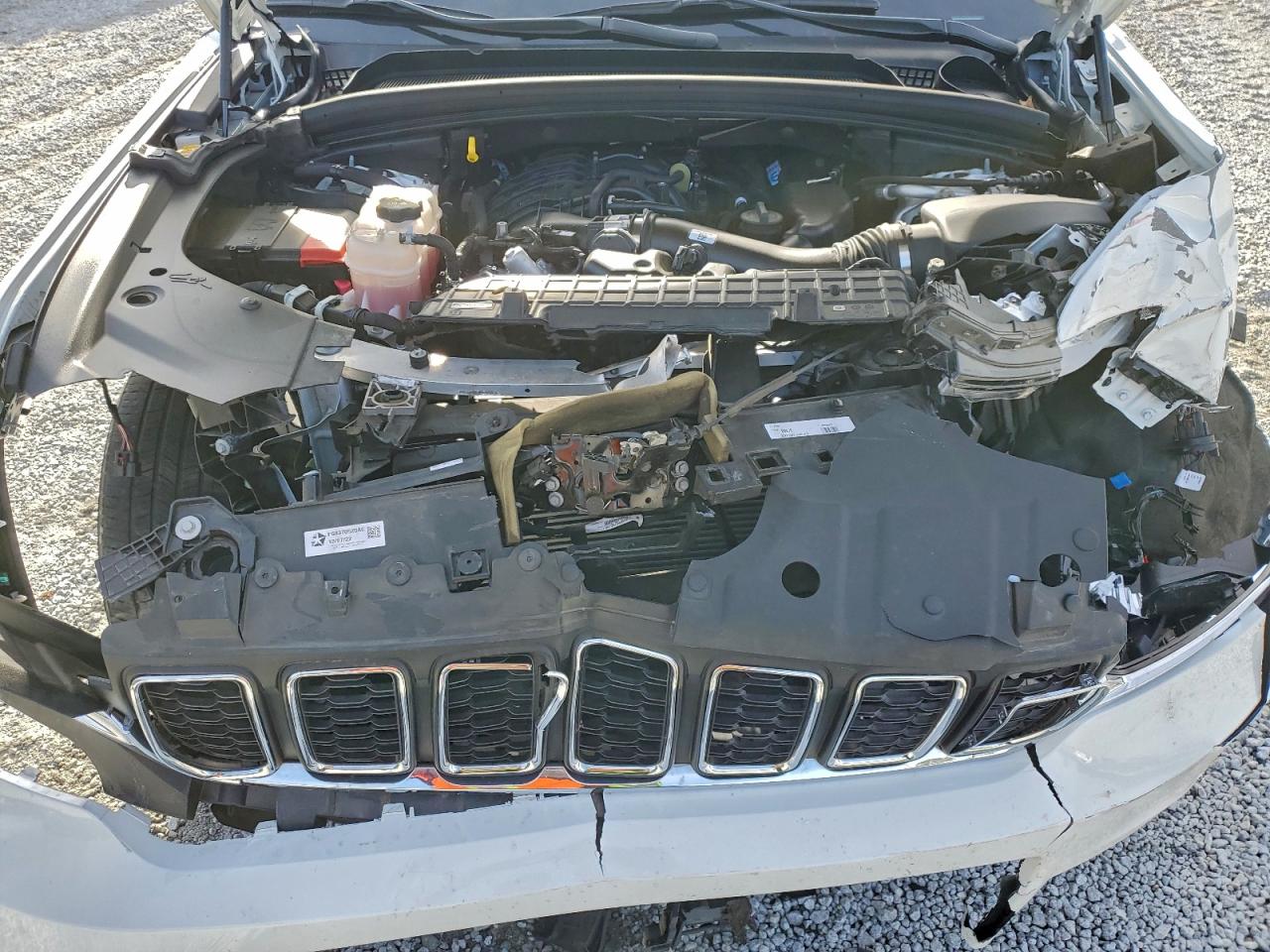 2023 JEEP GRAND CHEROKEE L LAREDO photo 12